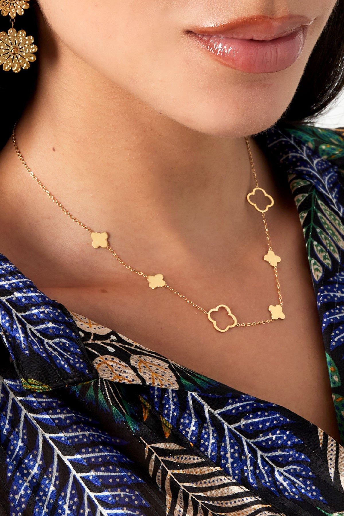 necklace different clovers