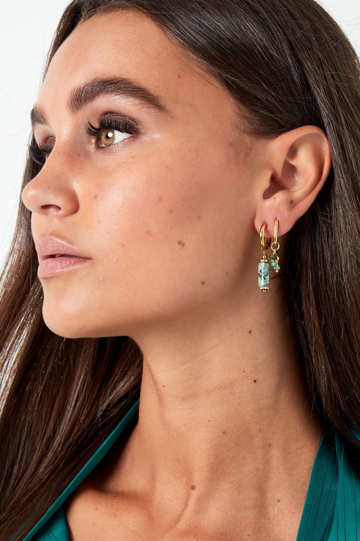earring with black beads