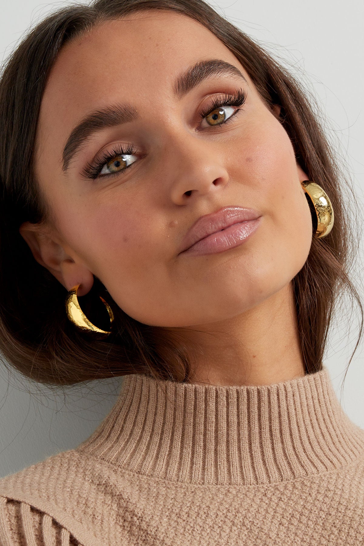 earrings subtle structure