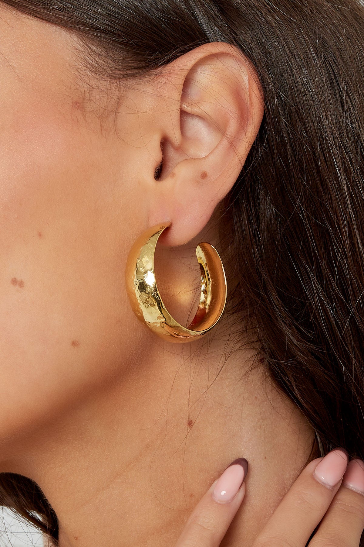 earrings subtle structure