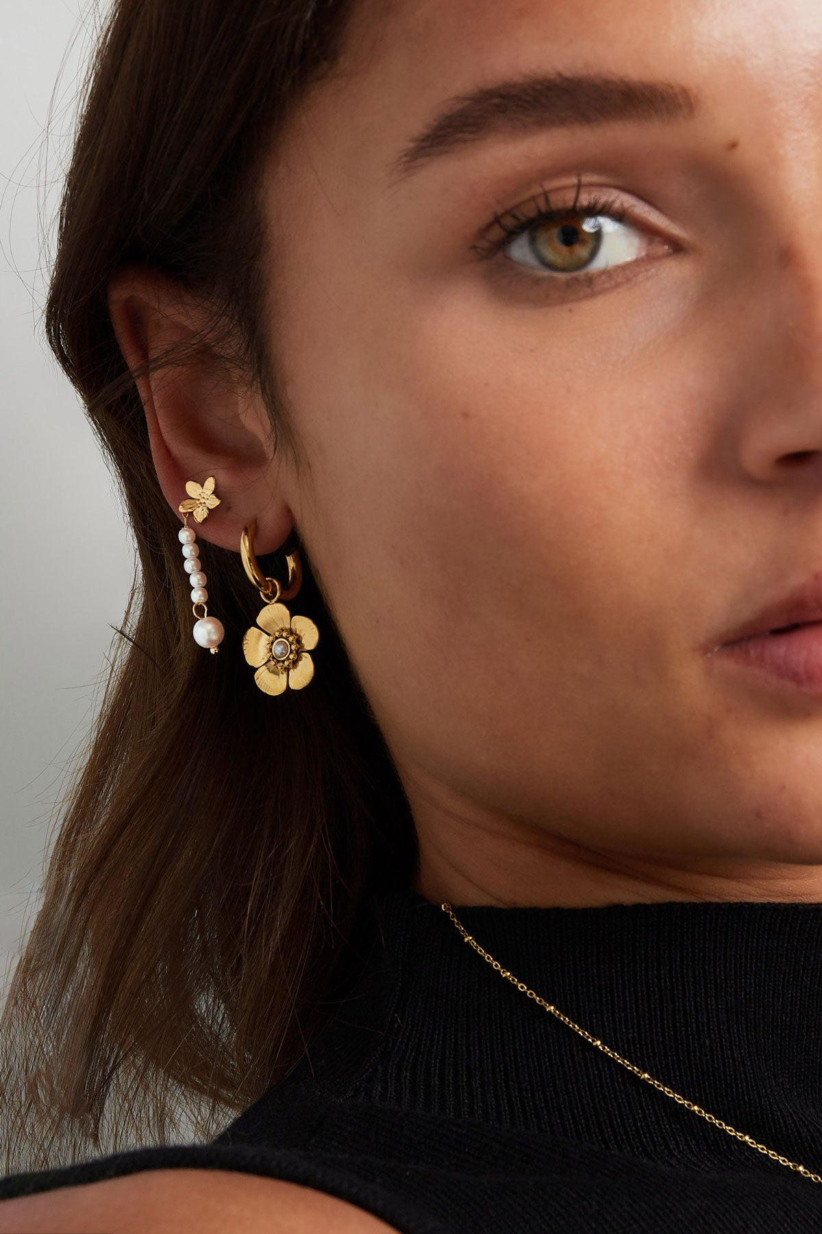 earring with cute flower pendant