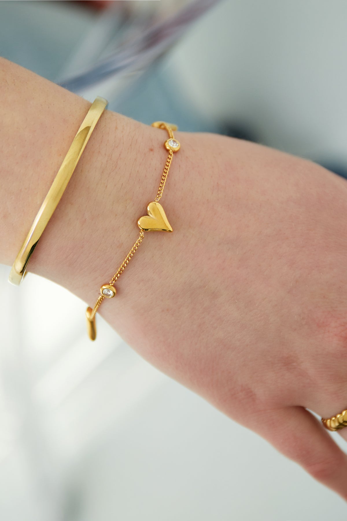 gleaming love bracelet