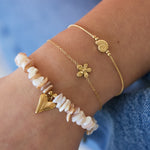 Bracelet with minimalist flower