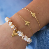 Bracelet with minimalist flower