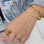 Handchain tennis-style with statement stone