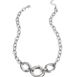 Necklace with round statement pieces