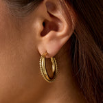 Double hoop earrings with twist detail