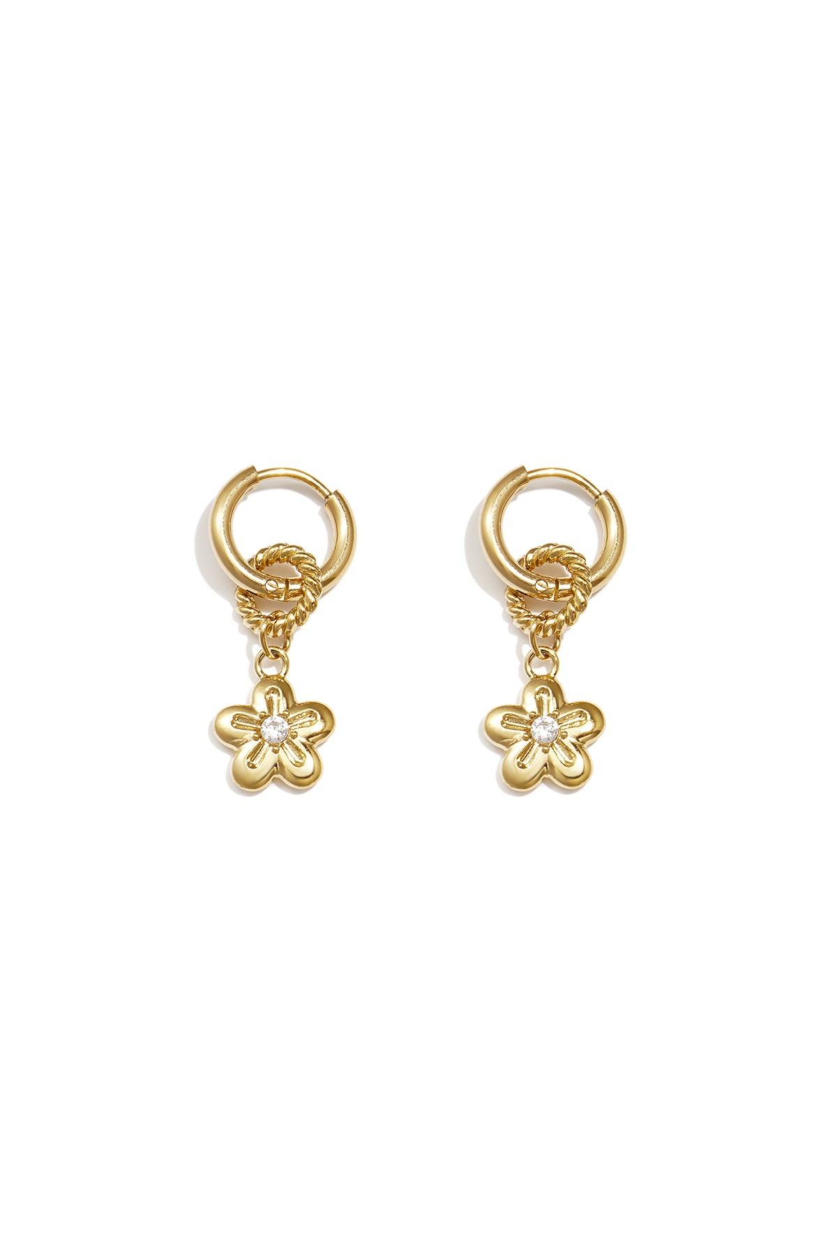 Earrings with a dangling daisy