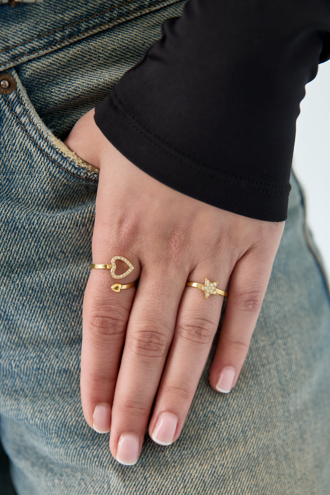 Minimalist adjustable ring with rhinestone star