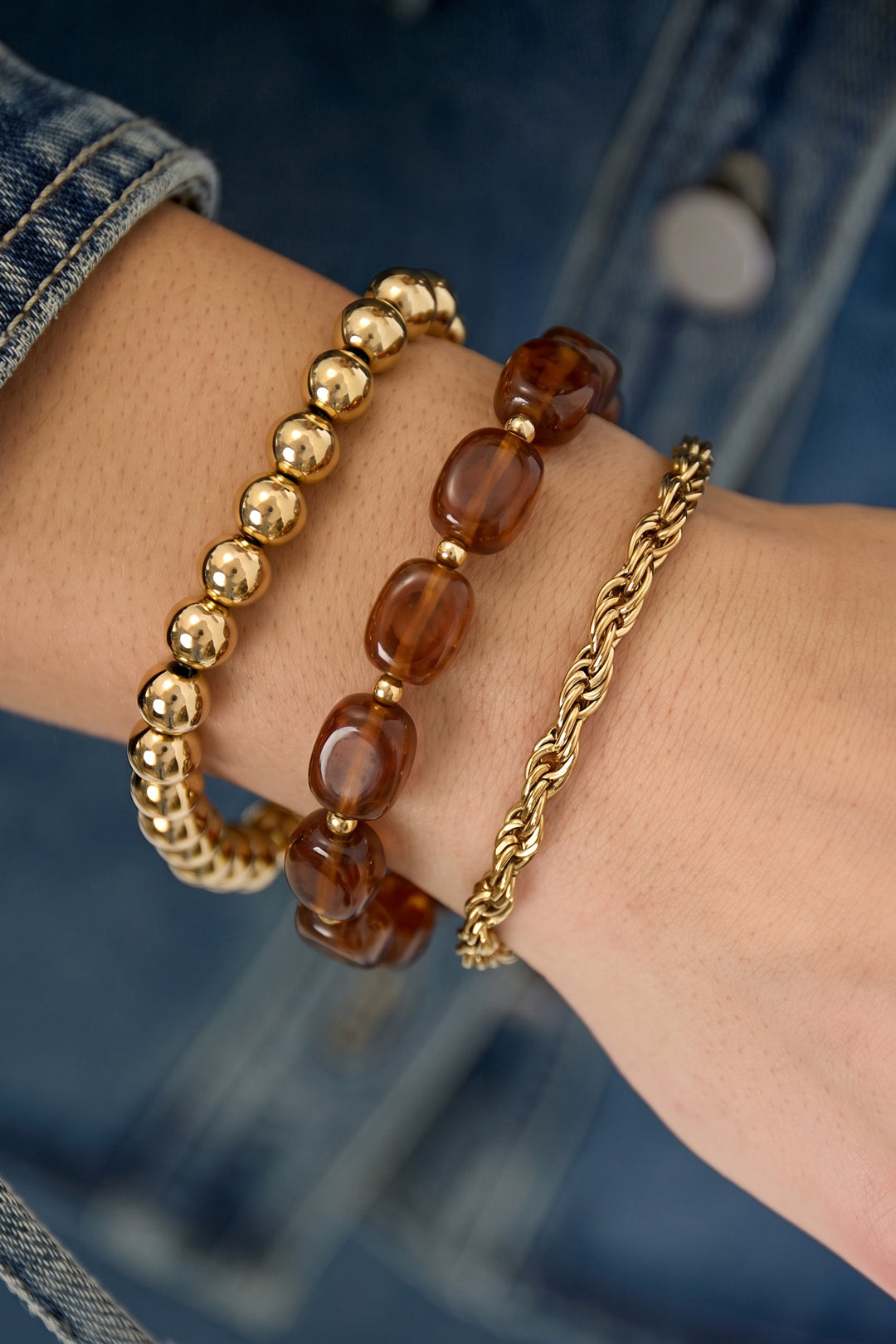 Bracelet set with asymmetrical beads