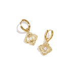 Earrings with elegant clover and stone