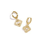 Earrings with elegant clover and stone