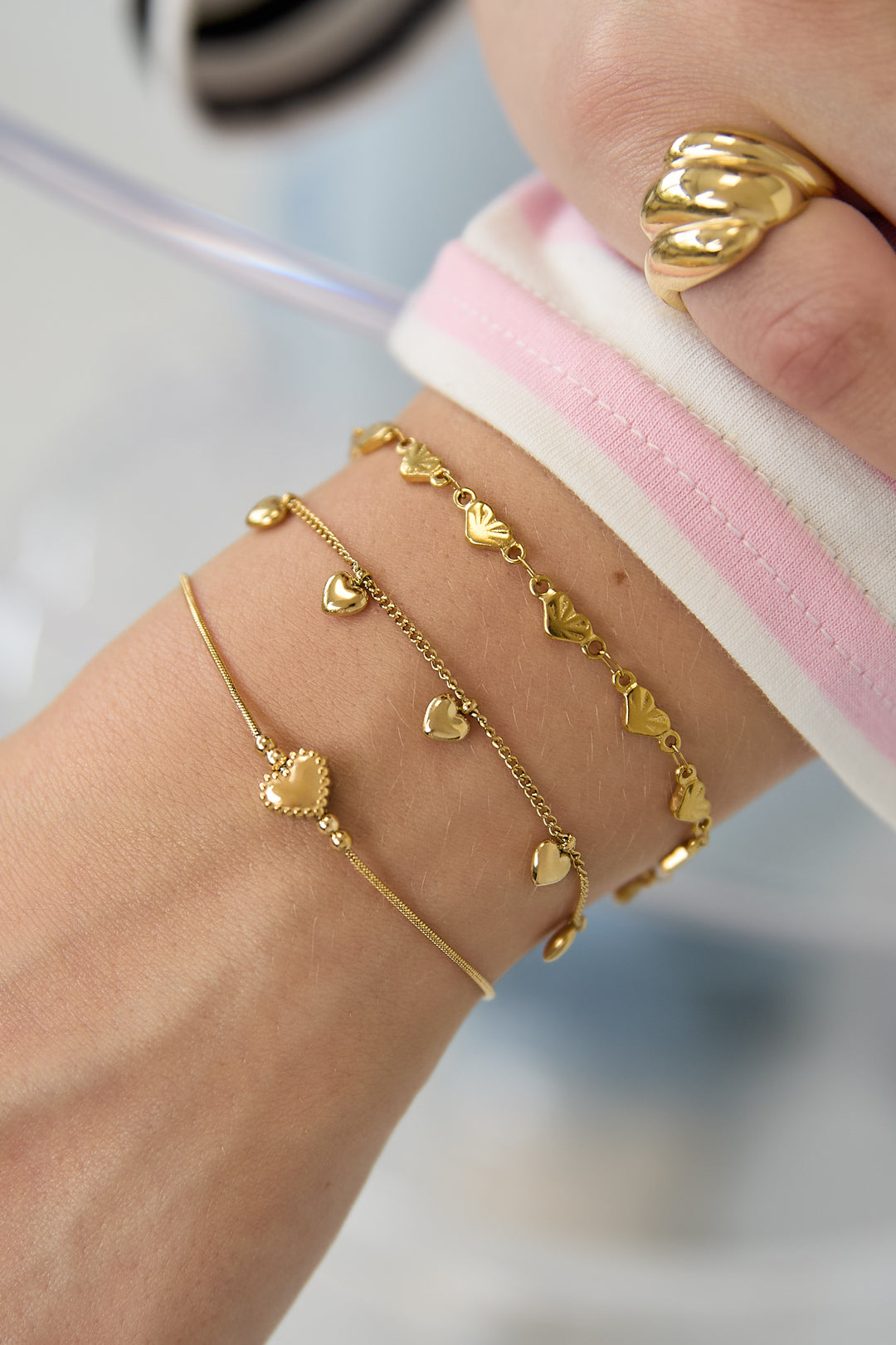Minimalist bracelet with decorated heart