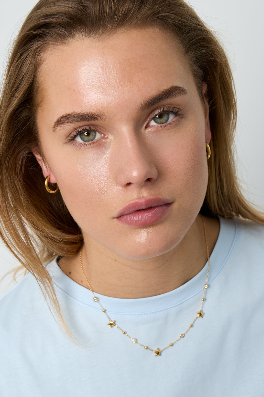 Necklace with stars and stones