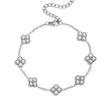 Bracelet with zirconia-set clovers