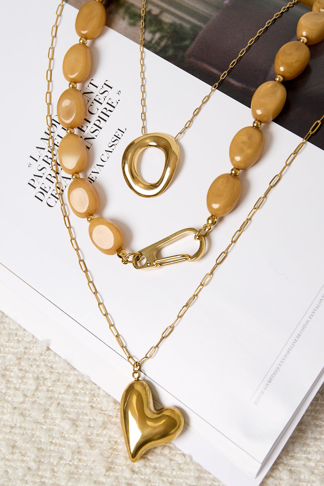 Necklace with beads and front closure design