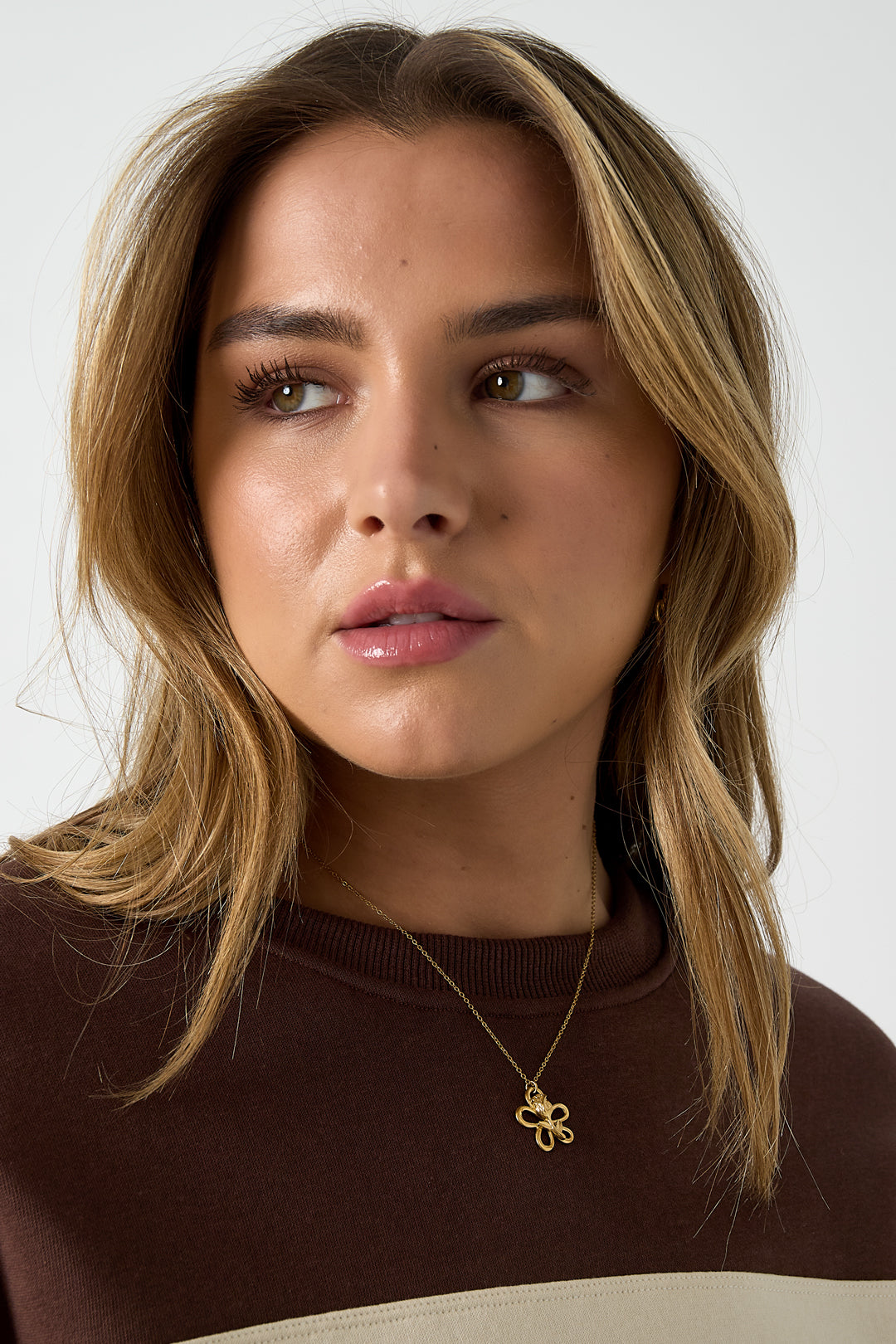 Necklace with rose on flower pendant
