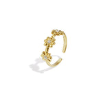 Ring with minimalist flowers