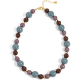 Necklace with beads of different sizes