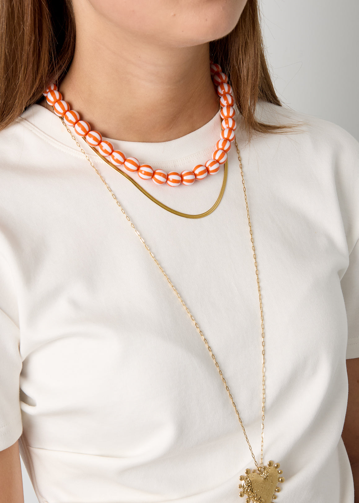 Bead necklace with striped beads