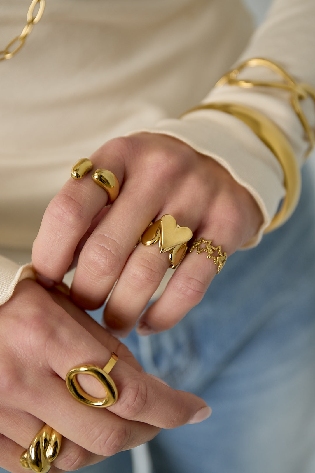 Statement ring with drop details and heart