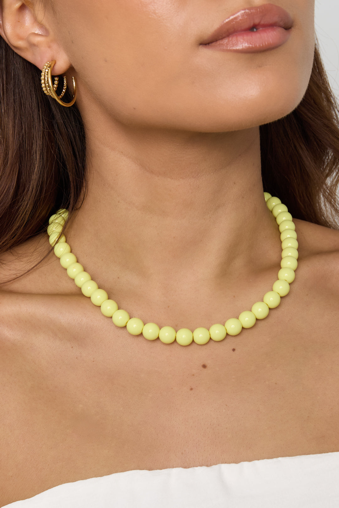 Necklace with medium beads-10mm