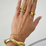 Handchain with striped pattern
