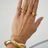 Handchain with striped pattern
