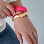 Wavy bangle