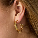 Double hoop earrings with twist