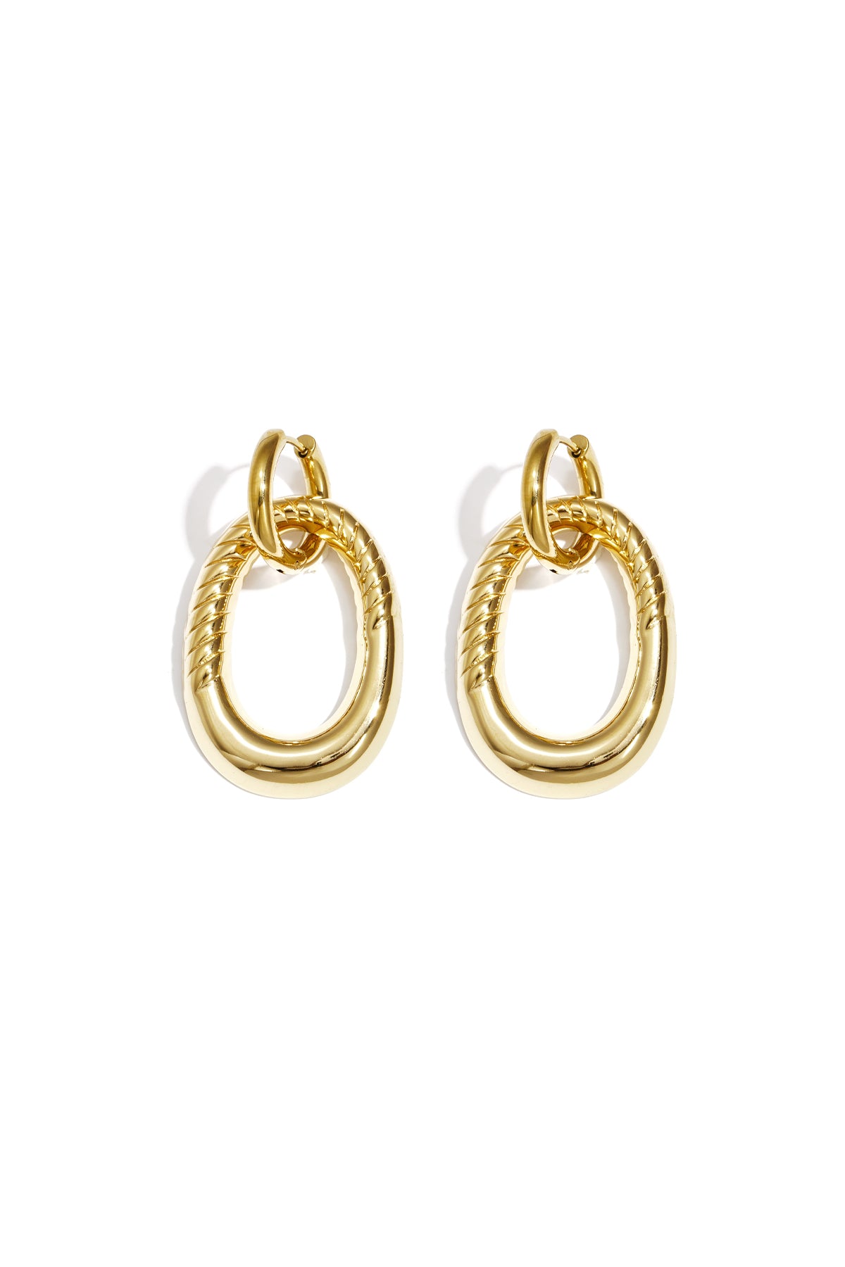 Statement earrings with detailed oval pendant