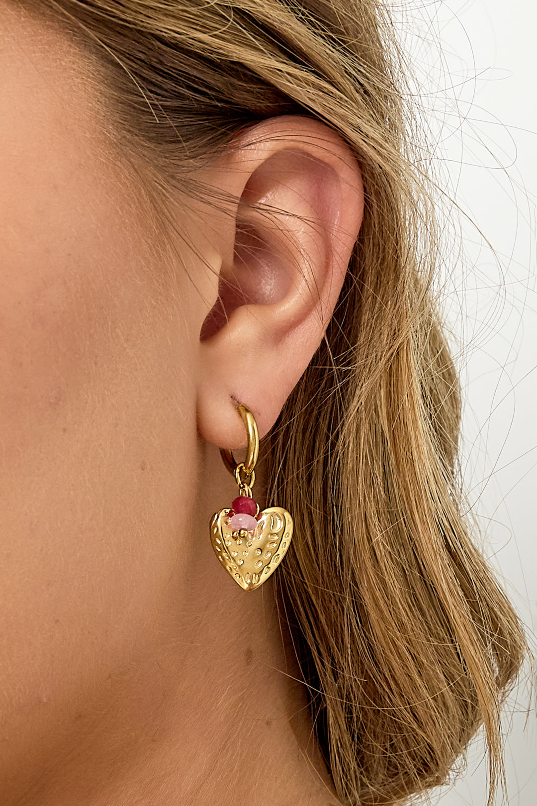 Earrings with heart and beads