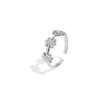 Ring with minimalist flowers