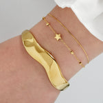 Wavy bangle