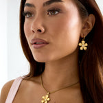 flower necklace
