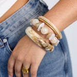 Bracelet with varying beads