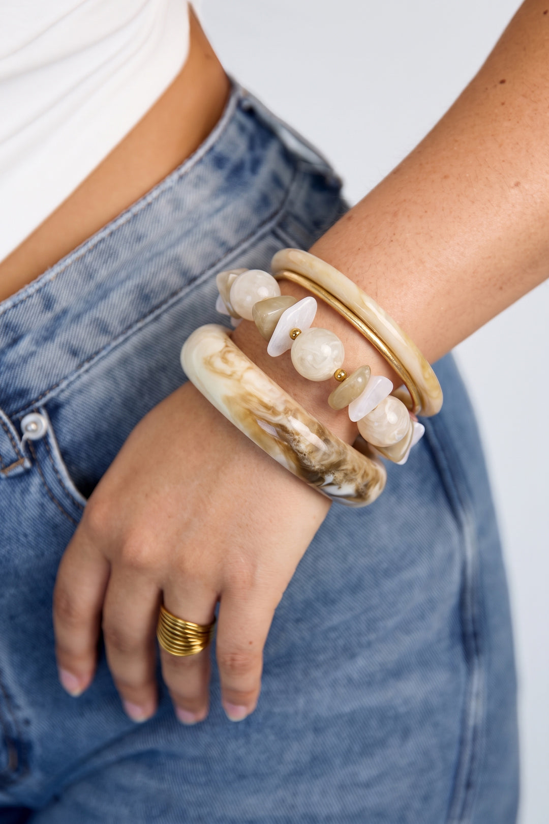 Bracelet with varying beads