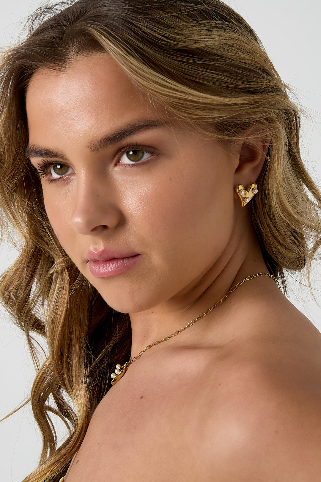 Heart earrings with pearls