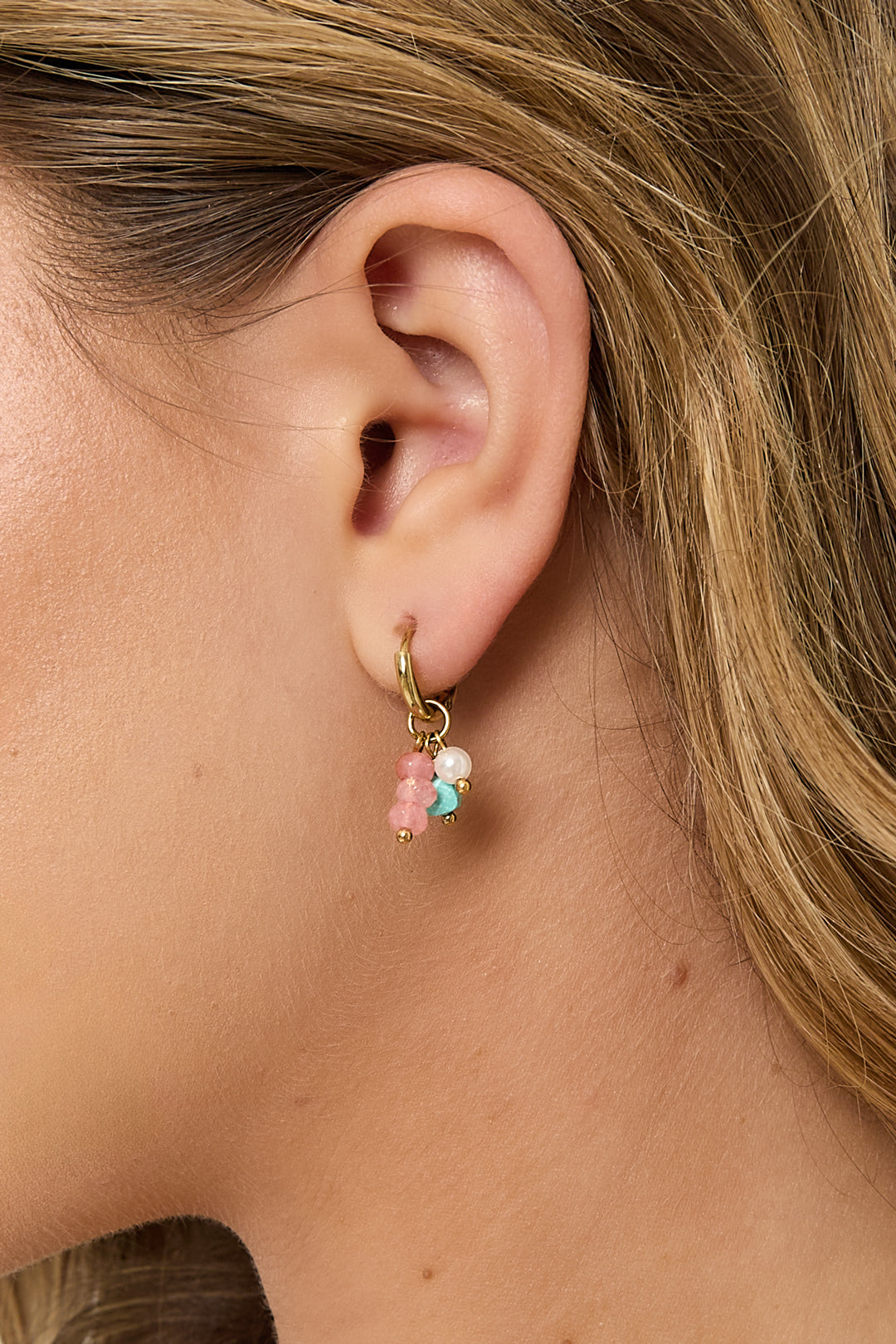 Earrings with hanging beads