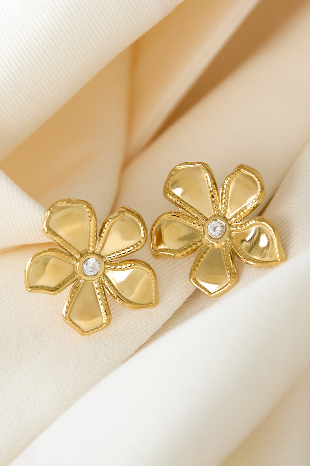 Hibiscus flower studs