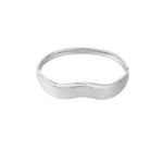 Wavy bangle