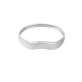 Wavy bangle