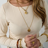 Necklace hanging heart with front closure