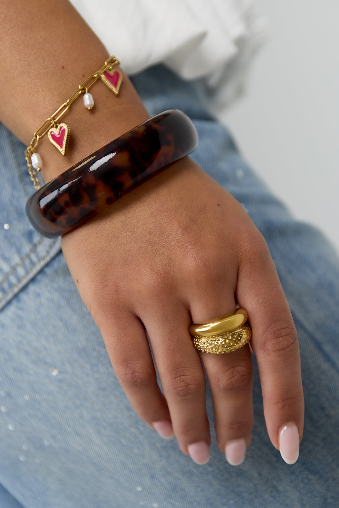 Double ring with structure