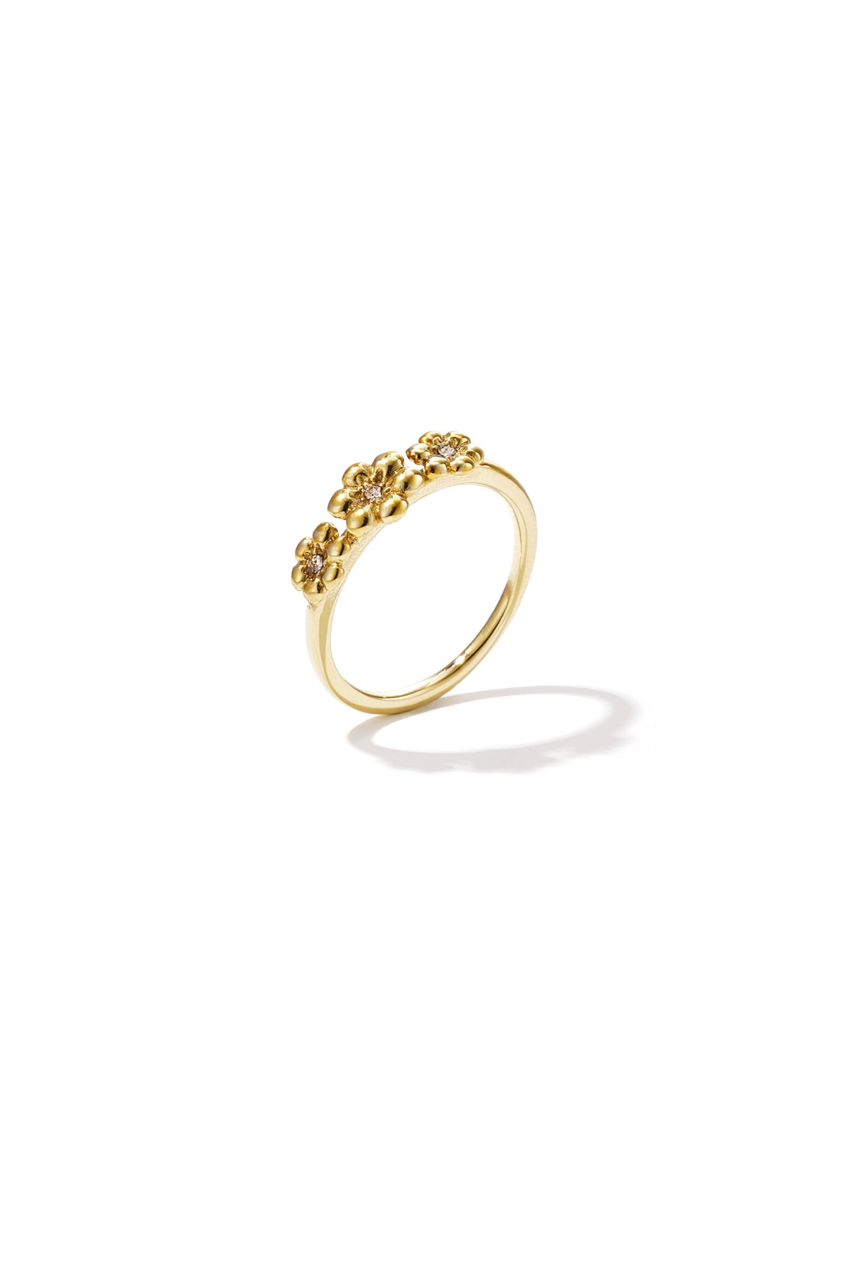 Ring with daisies and stones