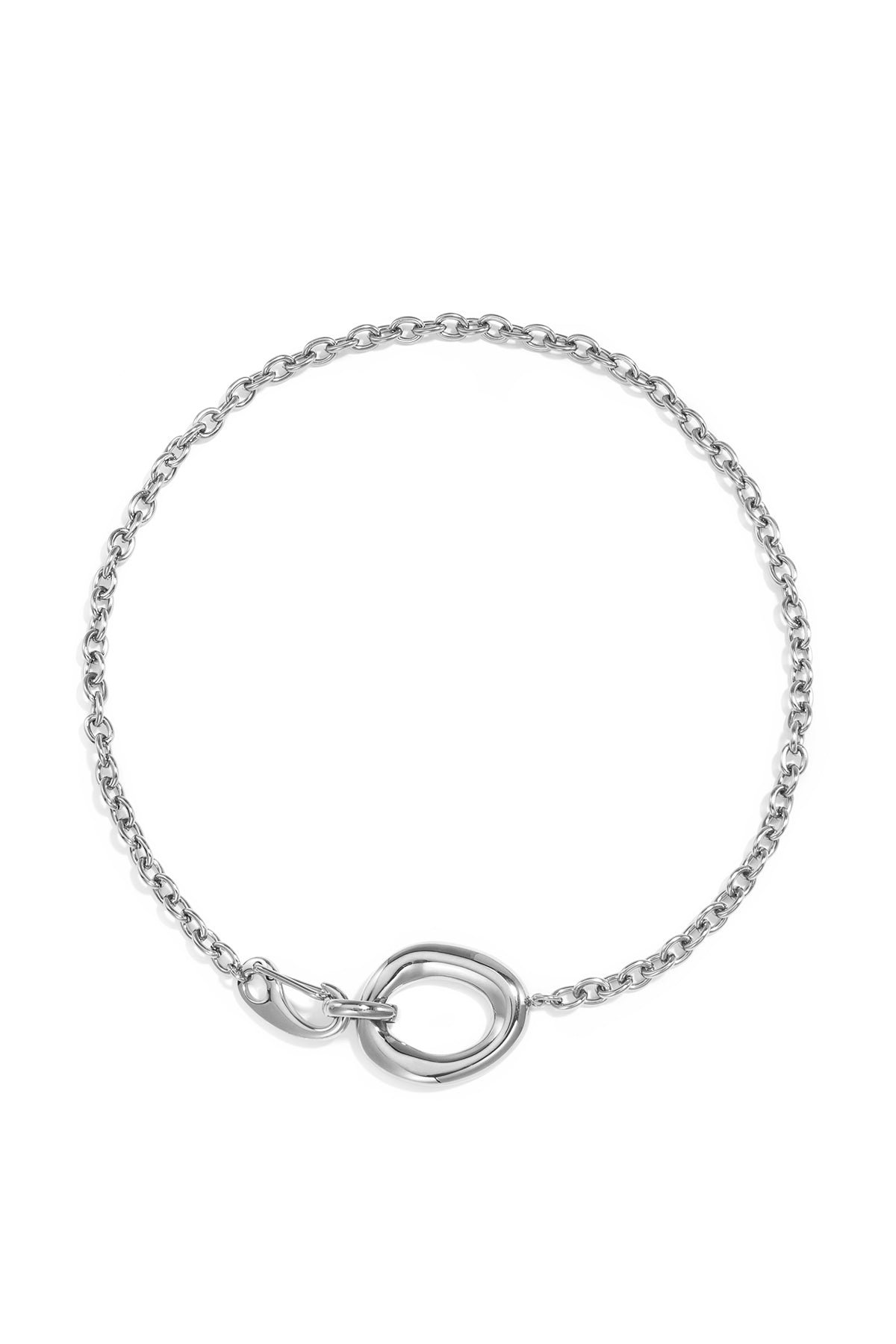 Chain with organic and oval-shaped front clasp