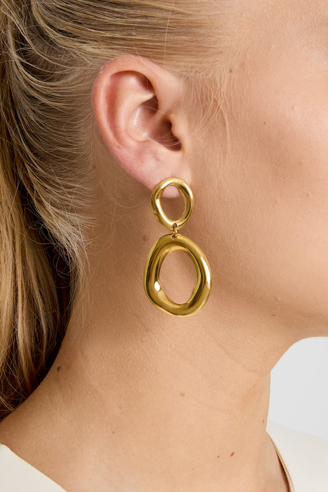 Statement earrings with organic rings