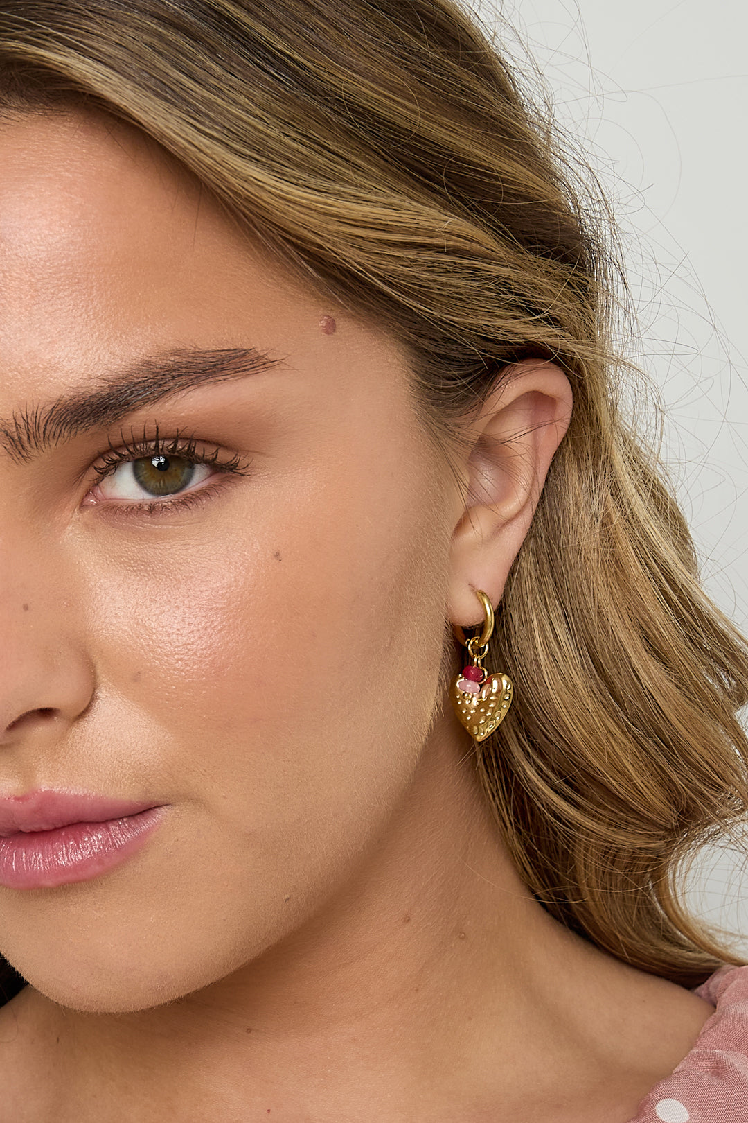 Earrings with heart and beads