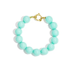Bracelet with large beads and clasp at the front
