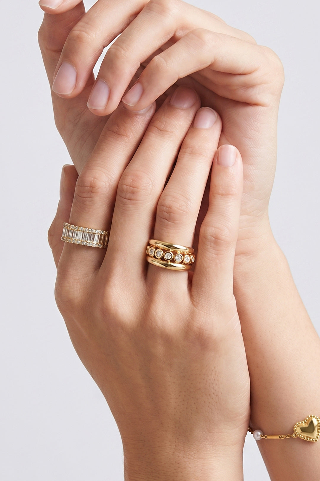 Adjustable statement ring with rhinestones